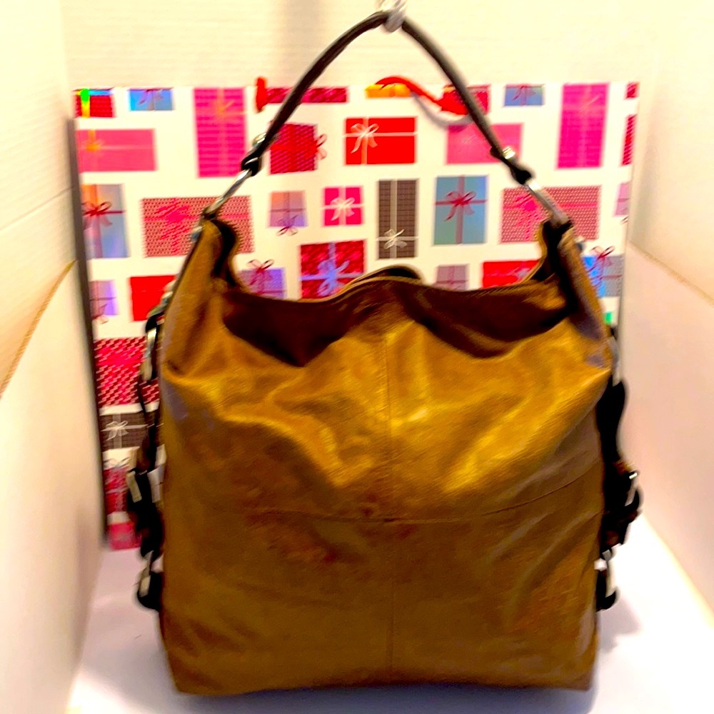 GentlyUsed TANO Large  Leather Shoulder/ Hand Bag.